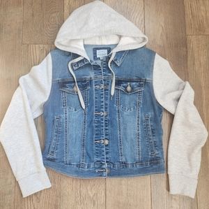 Hooded jean jacket size M (juniors)